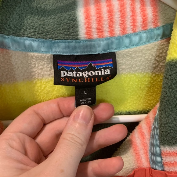 Patagonia Womens Fleece Pullover - Picture 3 of 6
